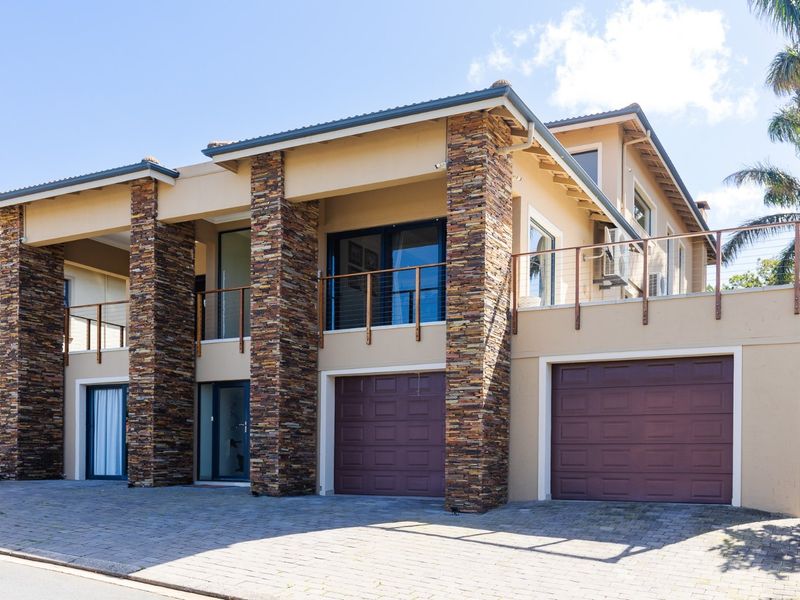 Lovely Modern Family House at the Farm Estate, Shelly Beach with Sea Views - Selling Fully Furnished !! - Photo 1