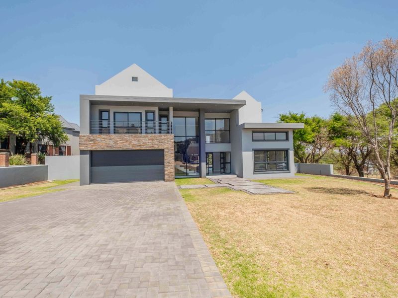 4 Bed House in Waterlake Farm Lifestyle Estate for Sale - Photo 2