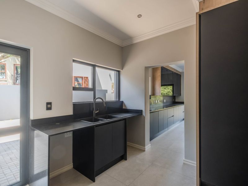 4 Bed House in Waterlake Farm Lifestyle Estate for Sale - Photo 4