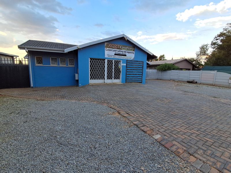 Pristine Commercial Property in a transformative business area! - Photo 3