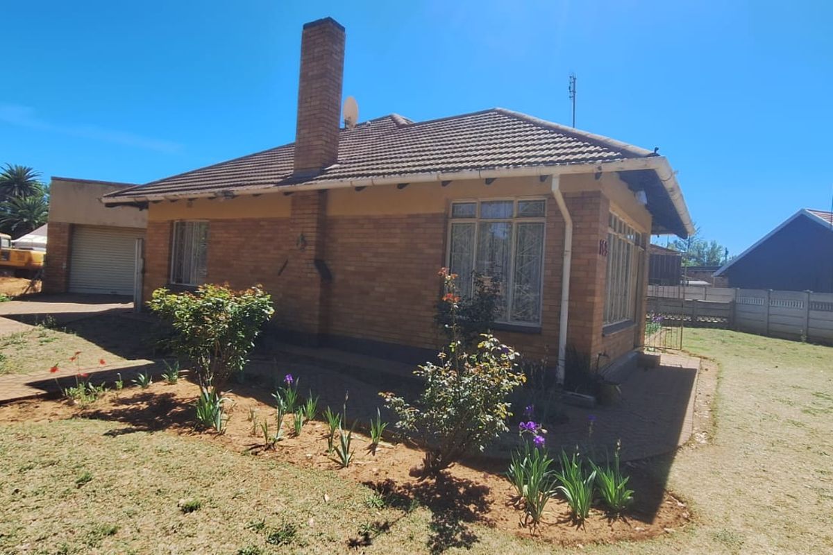 3 Bedroom House for sale in Stilfontein  - Photo 4