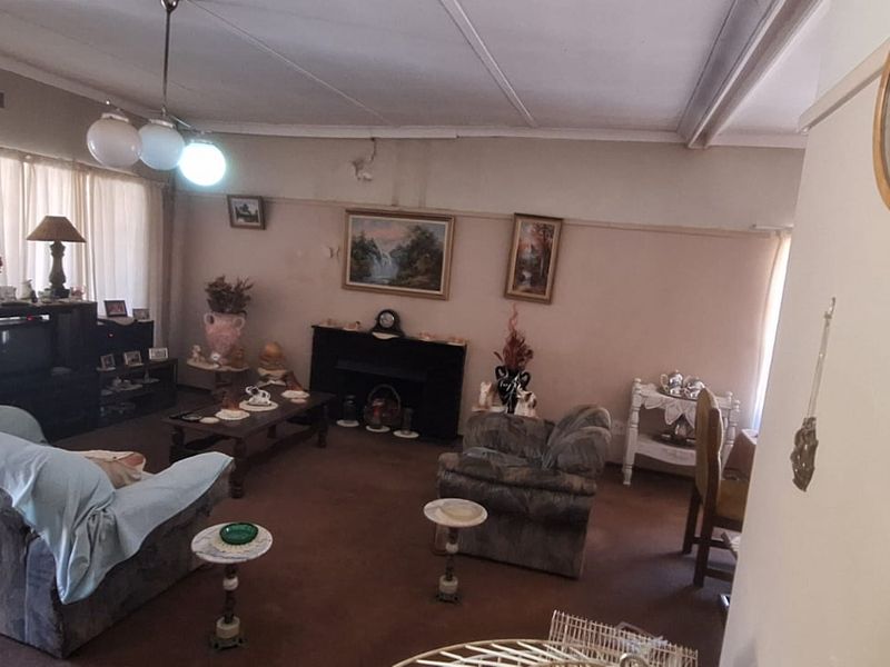 3 Bedroom House for sale in Stilfontein  - Photo 8
