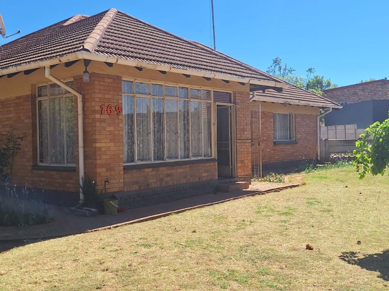 3 Bedroom House for sale in Stilfontein  - Photo 2