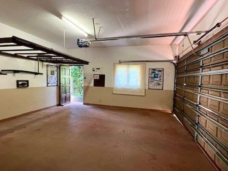 Spacious Trafalgar Home with Breathtaking Sea Views - Photo 5