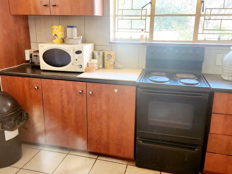 This affordalbe 3-bedroom home offers character, comfort, and a secure garden for family living. - Photo 8