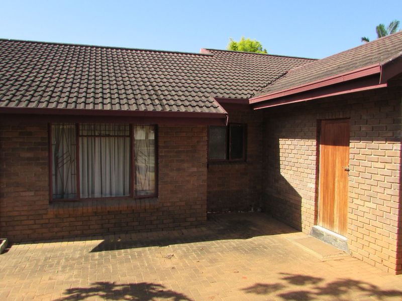 Spacious Family Home  - Photo 3