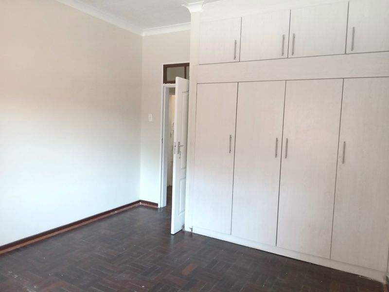 2 Bedroom 1 Bathroom Apartment  - Photo 10