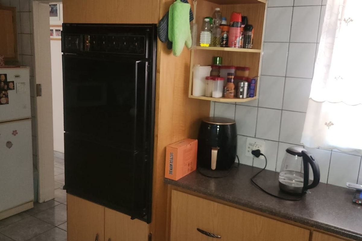 "Safety First: 24/7 Security in a Peaceful Setting!" - Photo 5