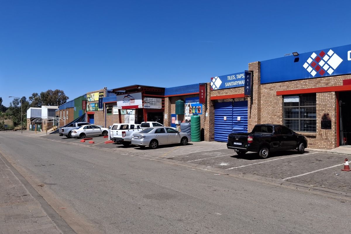 Prime Warehouse / Manufacturing / Light Industrial Space for Lease in Bronkhorstspruit Central - Photo 3
