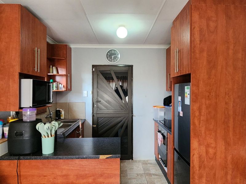 Spacious 2Bedroom House for Sale in Sky City - Photo 6