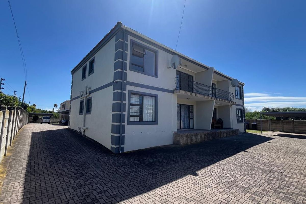 Stylish 2 Bedroom Apartment for Sale in Aston Bay Just 550m from the Beach - Photo 5