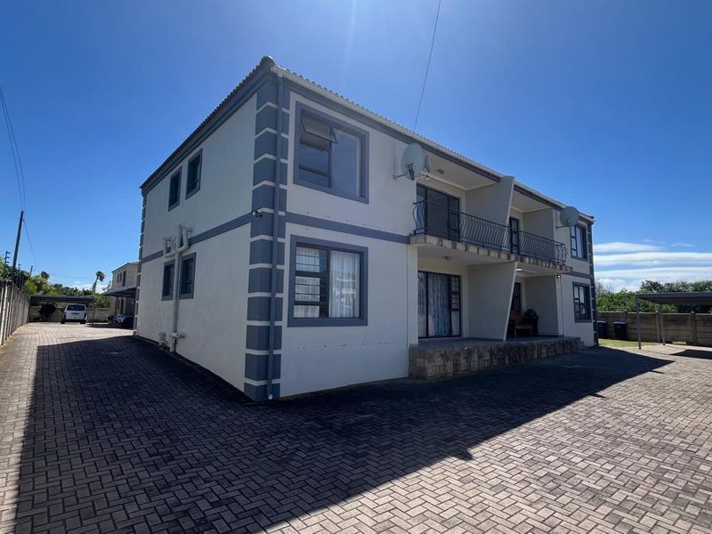 Stylish 2 Bedroom Apartment for Sale in Aston Bay Just 550m from the Beach - Photo 5