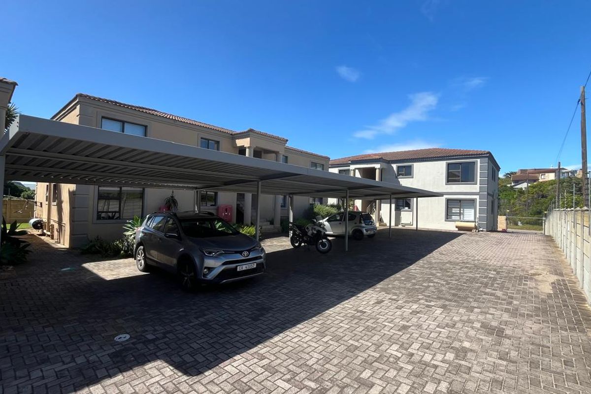 Stylish 2 Bedroom Apartment for Sale in Aston Bay Just 550m from the Beach - Photo 2