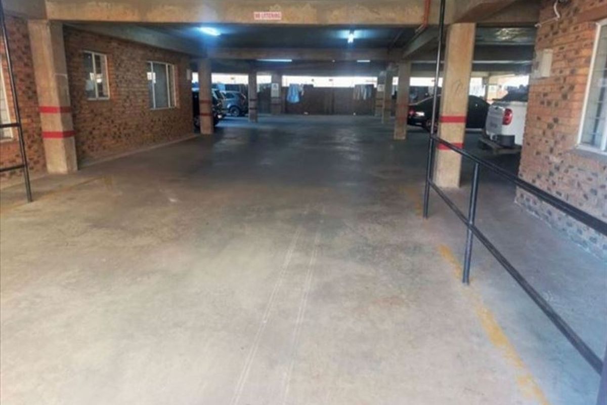 Charming Starter Home with Comfortable Living Spaces - Photo 2