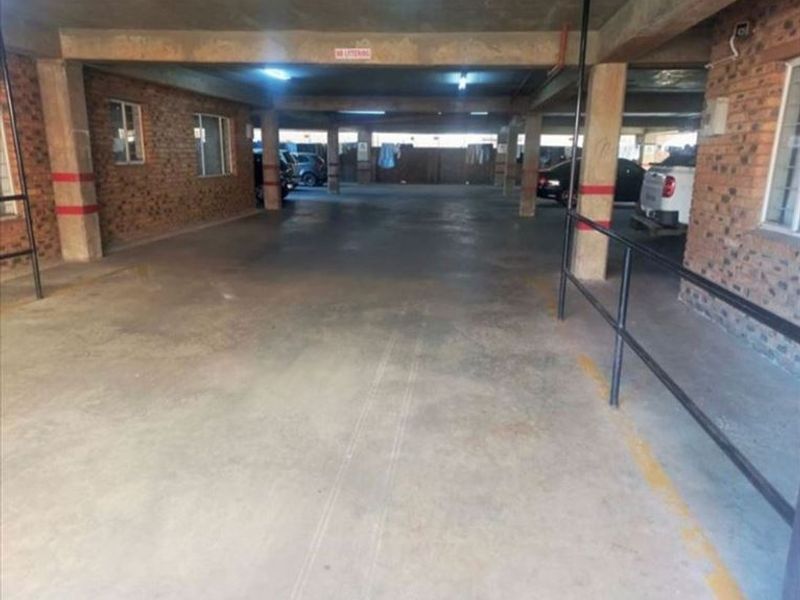 Charming Starter Home with Comfortable Living Spaces - Photo 2