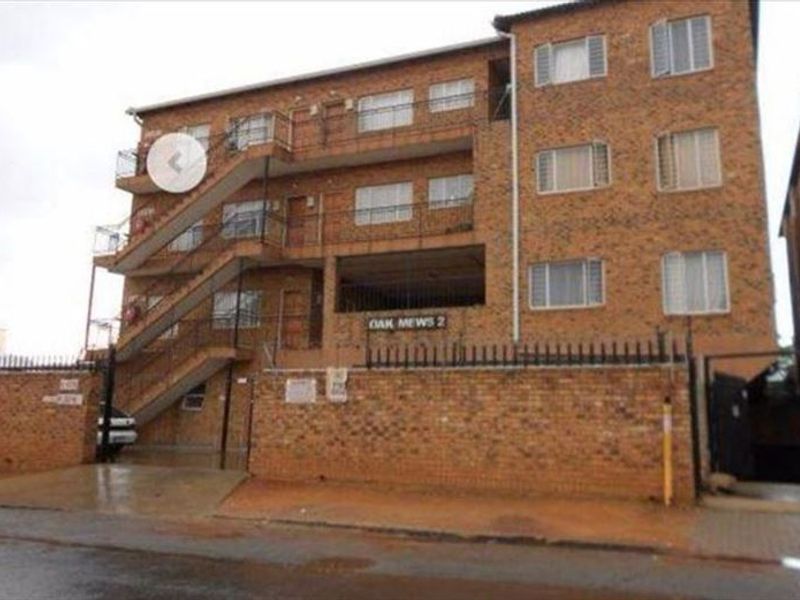 Charming Starter Home with Comfortable Living Spaces - Photo 3