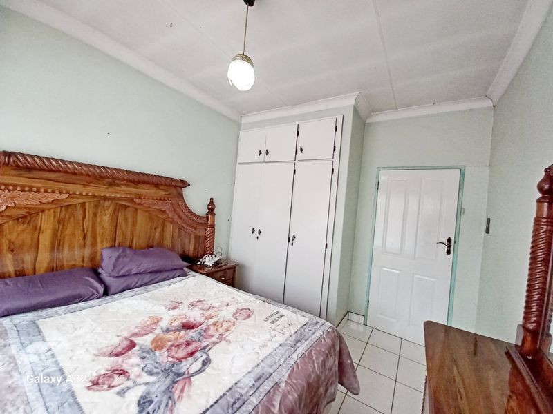 3 bedroom house for sale in Clayville - Photo 10