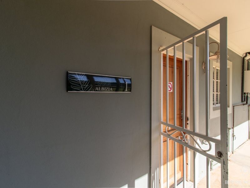 Modern Guest Cottages: A Profitable Farm Retreat with Stunning Views - Photo 5