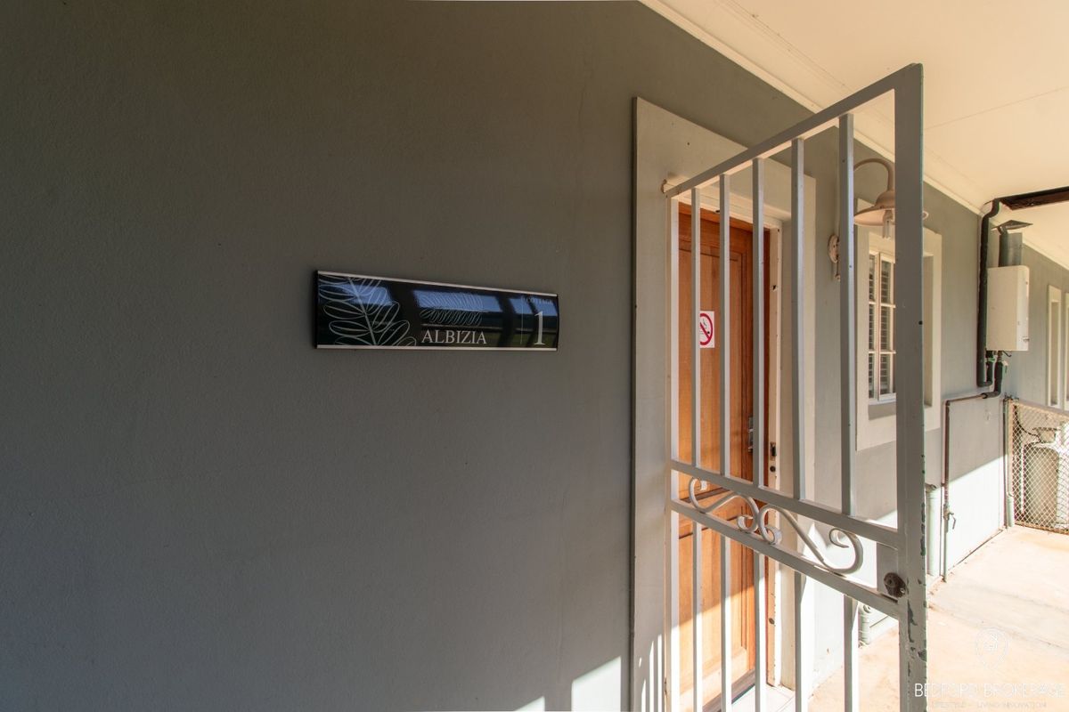 Modern Guest Cottages: A Profitable Farm Retreat with Stunning Views - Photo 5