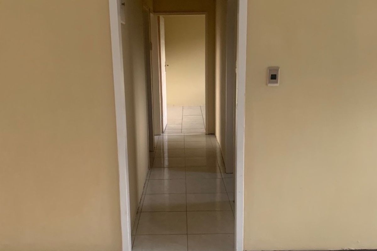 3 Bedroom House to Rent in Kibler Park.  - Photo 3