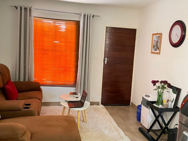 Stunning 2 bedroom house for sale with 1 bathroom.  - Photo 9