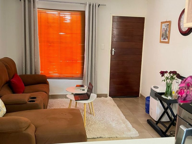 Stunning 2 bedroom house for sale with 1 bathroom.  - Photo 8