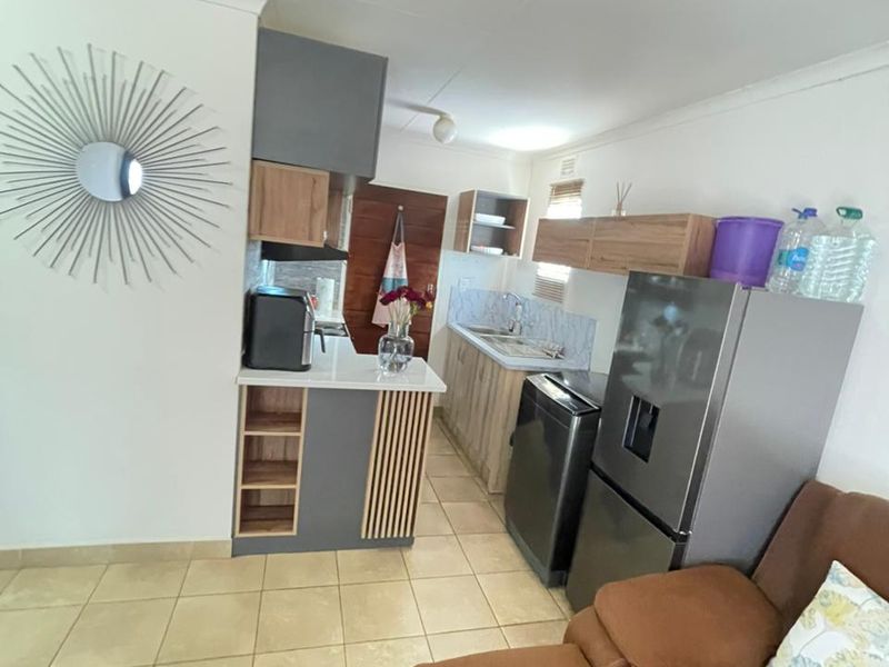 Stunning 2 bedroom house for sale with 1 bathroom.  - Photo 7