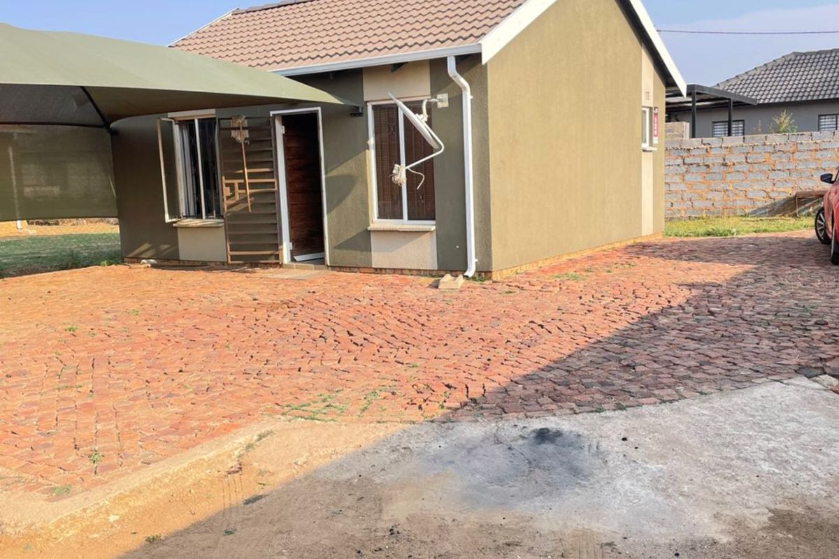 Stunning 2 bedroom house for sale with 1 bathroom.  - Photo 2