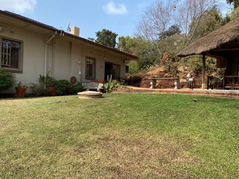 Beautiful Family Home with Panoramic Views - Photo 2