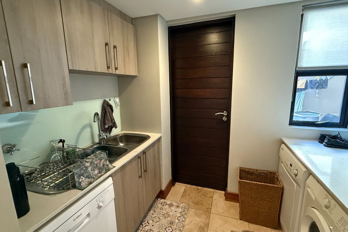 3 Bedroom House For Sale In Lombardy Estate - Photo 4