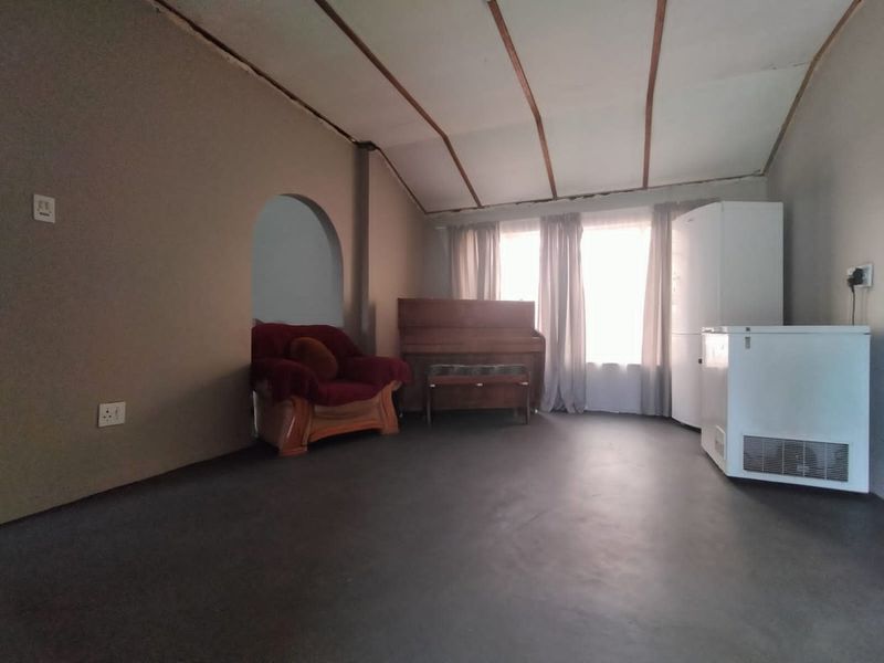 Charming 3-Bedroom Home in Stilfontein - Photo 6