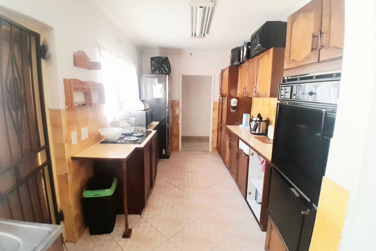 4 Bedroom Freehold property available for sale in Noordwyk - Photo 2