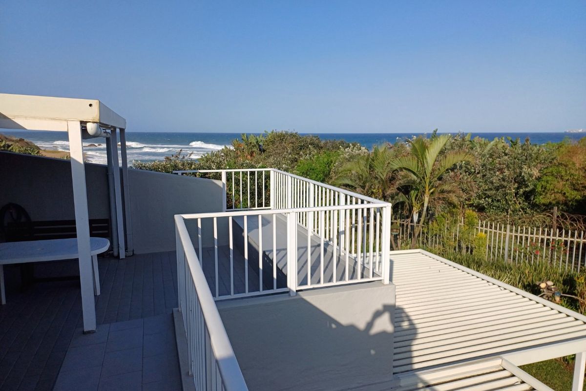 4 Bedroom pet friendly home with a gate to the beach - Photo 2