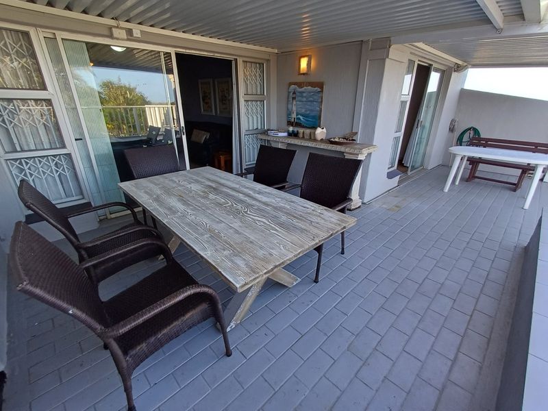 4 Bedroom pet friendly home with a gate to the beach - Photo 8