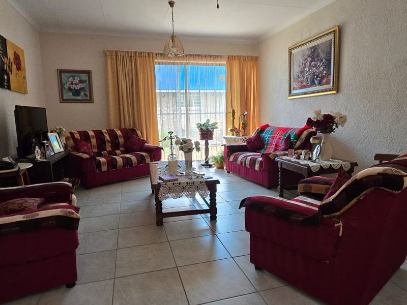 COMFORTABLE RETIREMENT LIVING - Photo 8