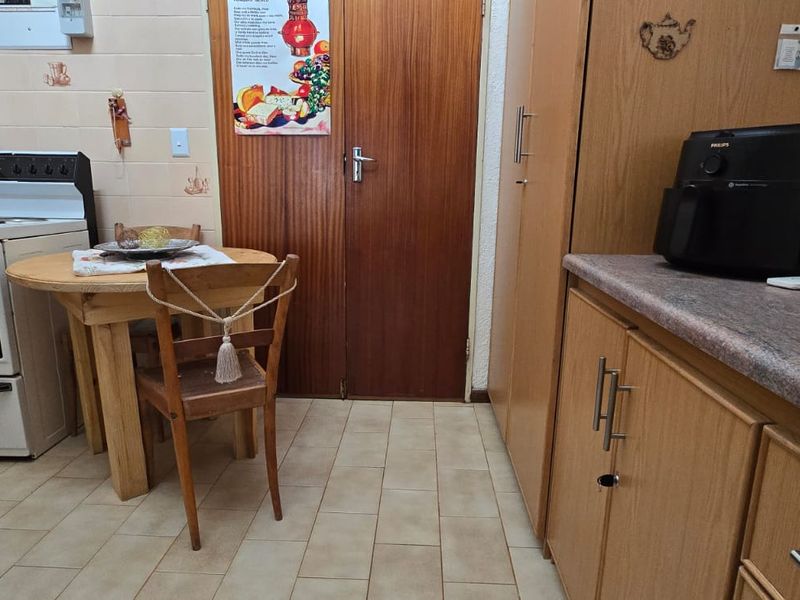 COMFORTABLE RETIREMENT LIVING - Photo 6