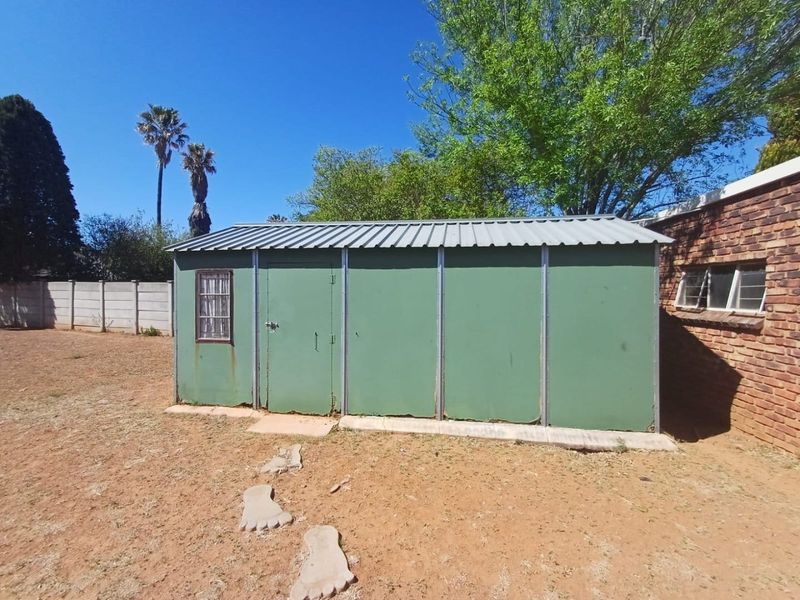 Charming 3-Bedroom Home for Sale in Orkney - Photo 9