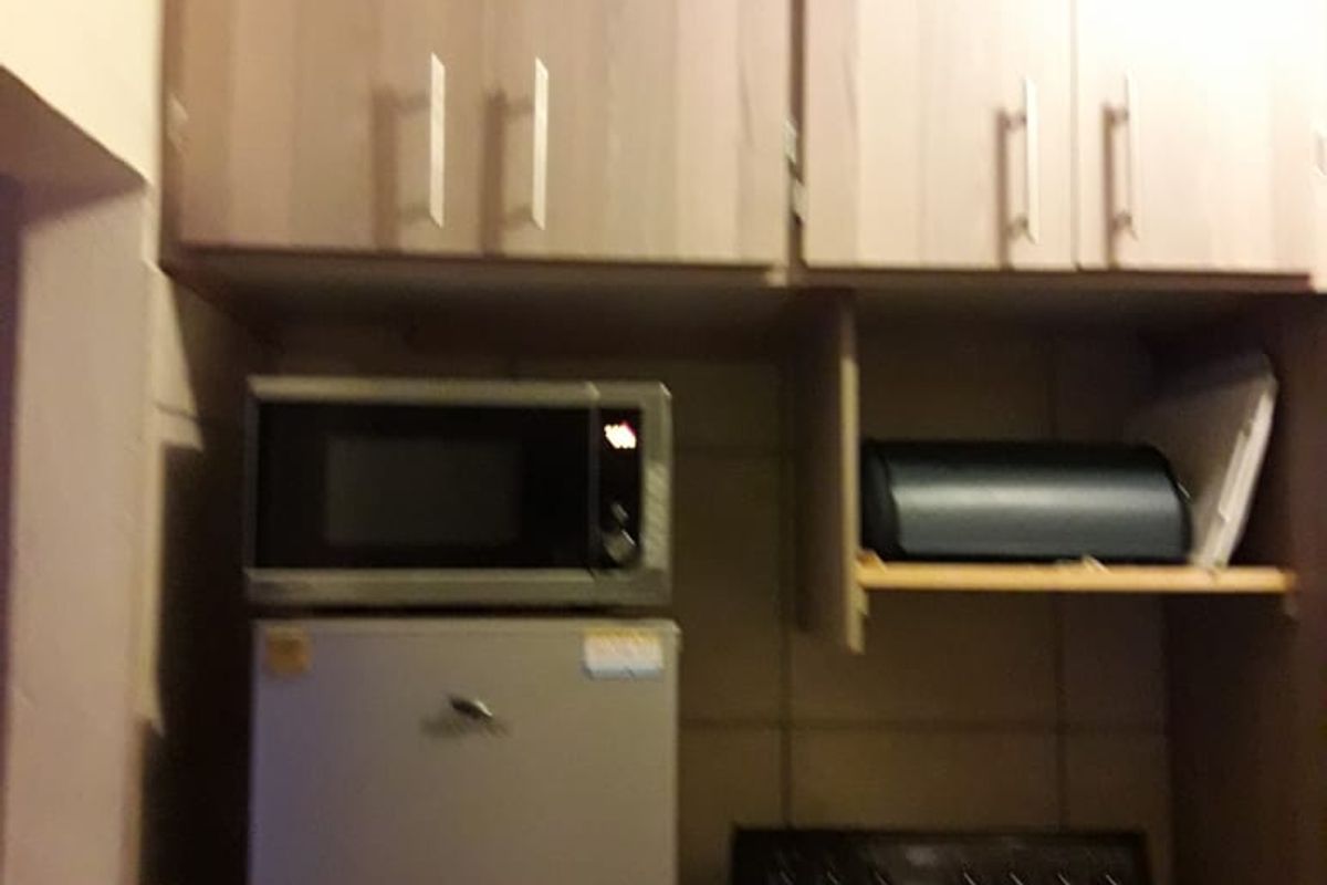 Move-in Ready Starter Home – Perfect for New Beginnings or Returns on Investment - Photo 3