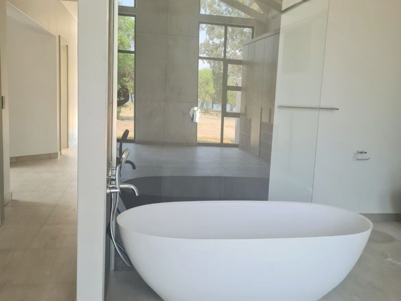 Modern-Contemporary Riverfront Luxury - Photo 10