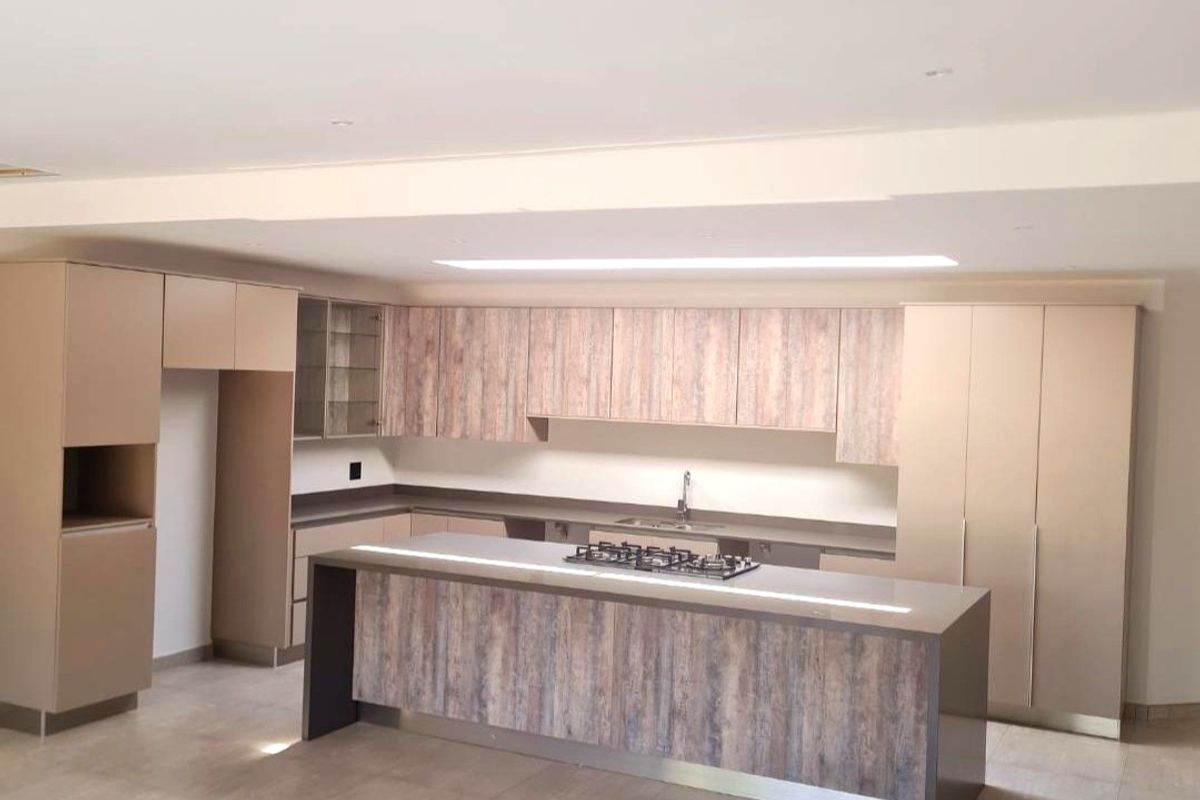 Modern-Contemporary Riverfront Luxury - Photo 2