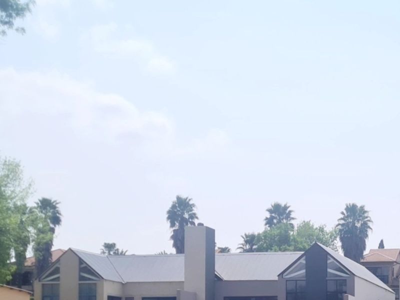 Modern-Contemporary Riverfront Luxury - Photo 1