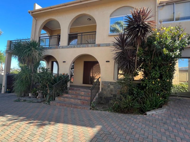 Versatile coastal living with sea views in Wavecrest - Photo 8