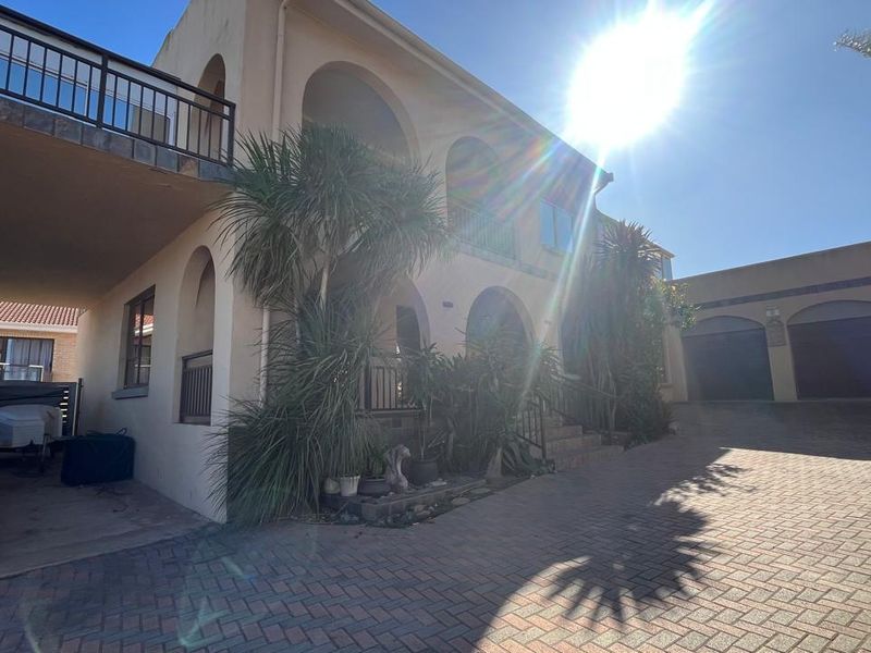 Versatile coastal living with sea views in Wavecrest - Photo 6