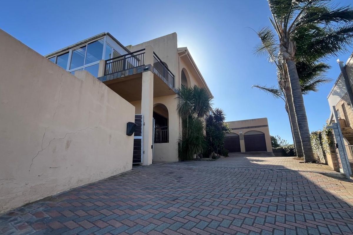 Versatile coastal living with sea views in Wavecrest - Photo 4