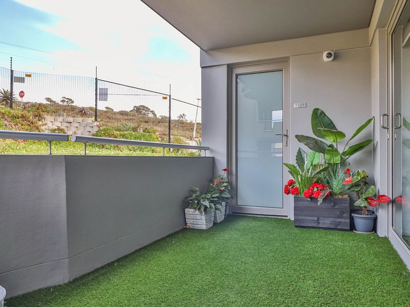 High-End Airbnb-Ready Apartment  - Photo 6