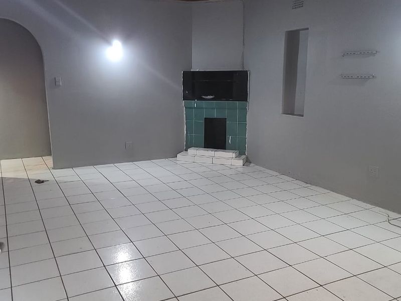 8 Bed Investment Property with Strong Rental Income - Photo 3