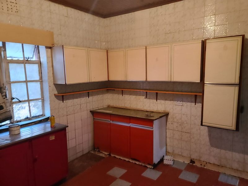 8 Bed Investment Property with Strong Rental Income - Photo 8