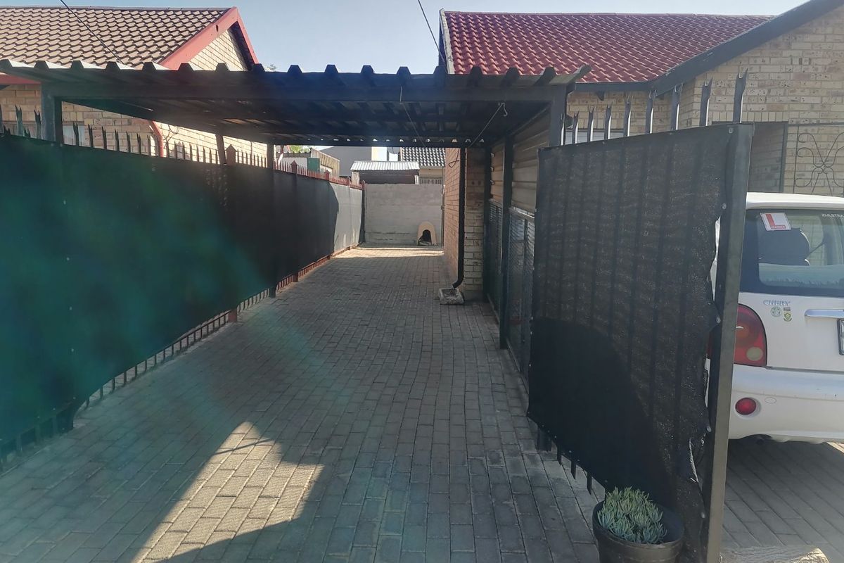 Neat 3 bedroom family home to Rent in Grasslands, Bloemfontein - Photo 4