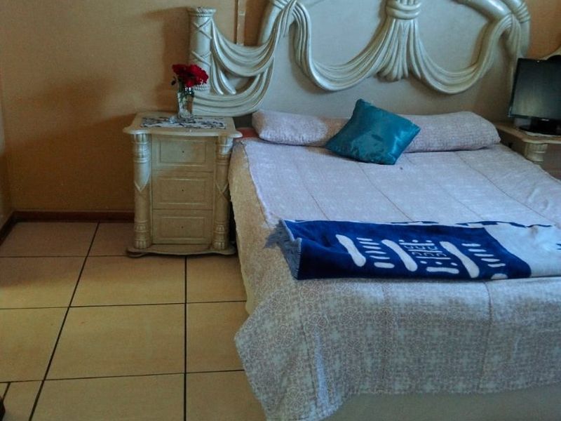 Neat 3 bedroom family home to Rent in Grasslands, Bloemfontein - Photo 10