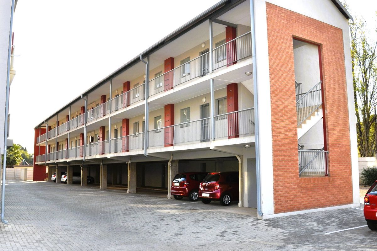 Charming 1-Bedroom Apartment in Secure Pretoria Suburb... Perfect for Investors, Students, or Young Professionals Seeking Prime Location & Comfortable Living - Photo 3